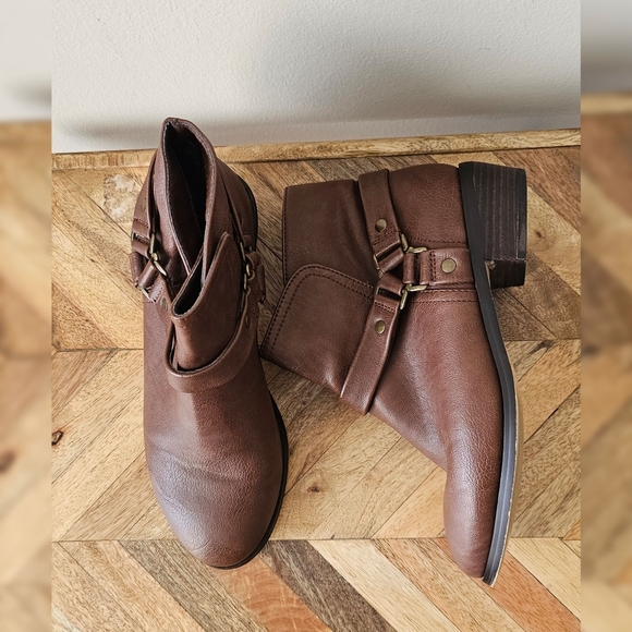 Brown Ankle Boots w/ Buckle Detail (8) - Picture 2 of 3